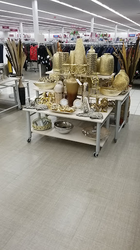 Clothing Store «Burlington Coat Factory», reviews and photos, 2575 E Main St, Plainfield, IN 46168, USA