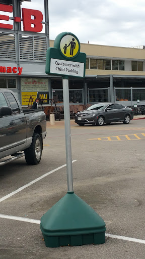 Grocery Store «H-E-B Grocery», reviews and photos, 97 Oyster Creek Dr, Lake Jackson, TX 77566‑4622, USA