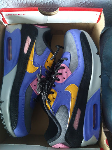 Shoe Store «Outlet Shoes & Rugs», reviews and photos, 221 E Ledbetter Dr, Dallas, TX 75216, USA