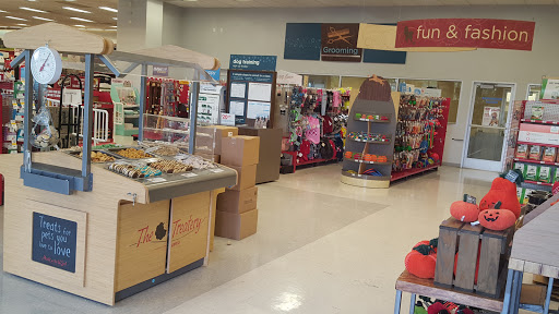 Pet Supply Store «Petco Animal Supplies», reviews and photos, 9078 SE Sunnyside Rd, Clackamas, OR 97015, USA