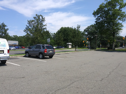 Shopping Mall «Lyons Mall», reviews and photos, 26 Lyons Mall, Basking Ridge, NJ 07920, USA