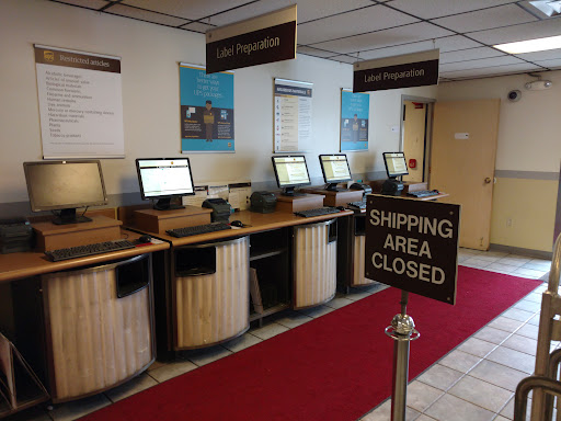 Shipping and Mailing Service «UPS Customer Center», reviews and photos, 18001 NE Union Hill Rd, Redmond, WA 98052, USA