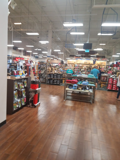Outdoor Sports Store «Sun & Ski», reviews and photos, 501 Opry Mills Dr, Nashville, TN 37214, USA