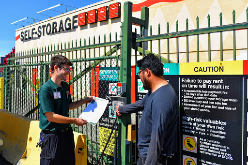 Truck Rental Agency «U-Haul Moving & Storage of Thornton», reviews and photos, 4833 Thornton Ave, Fremont, CA 94536, USA