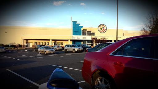 Movie Theater «Regal Cinemas Valley Mall 16», reviews and photos, 17301 Valley Mall Rd, Hagerstown, MD 21740, USA