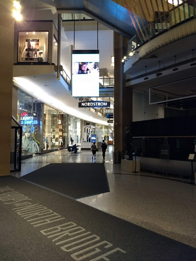 Department Store «Nordstrom Michigan Avenue», reviews and photos, 55 E Grand Ave, Chicago, IL 60611, USA