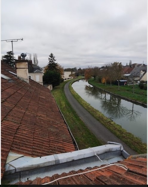 Chambre au bord du canal de l'Ourcq à Villenoy (Seine-et-Marne 77)