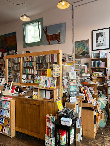 Book Store «Dog Eared Books», reviews and photos, 900 Valencia St, San Francisco, CA 94110, USA