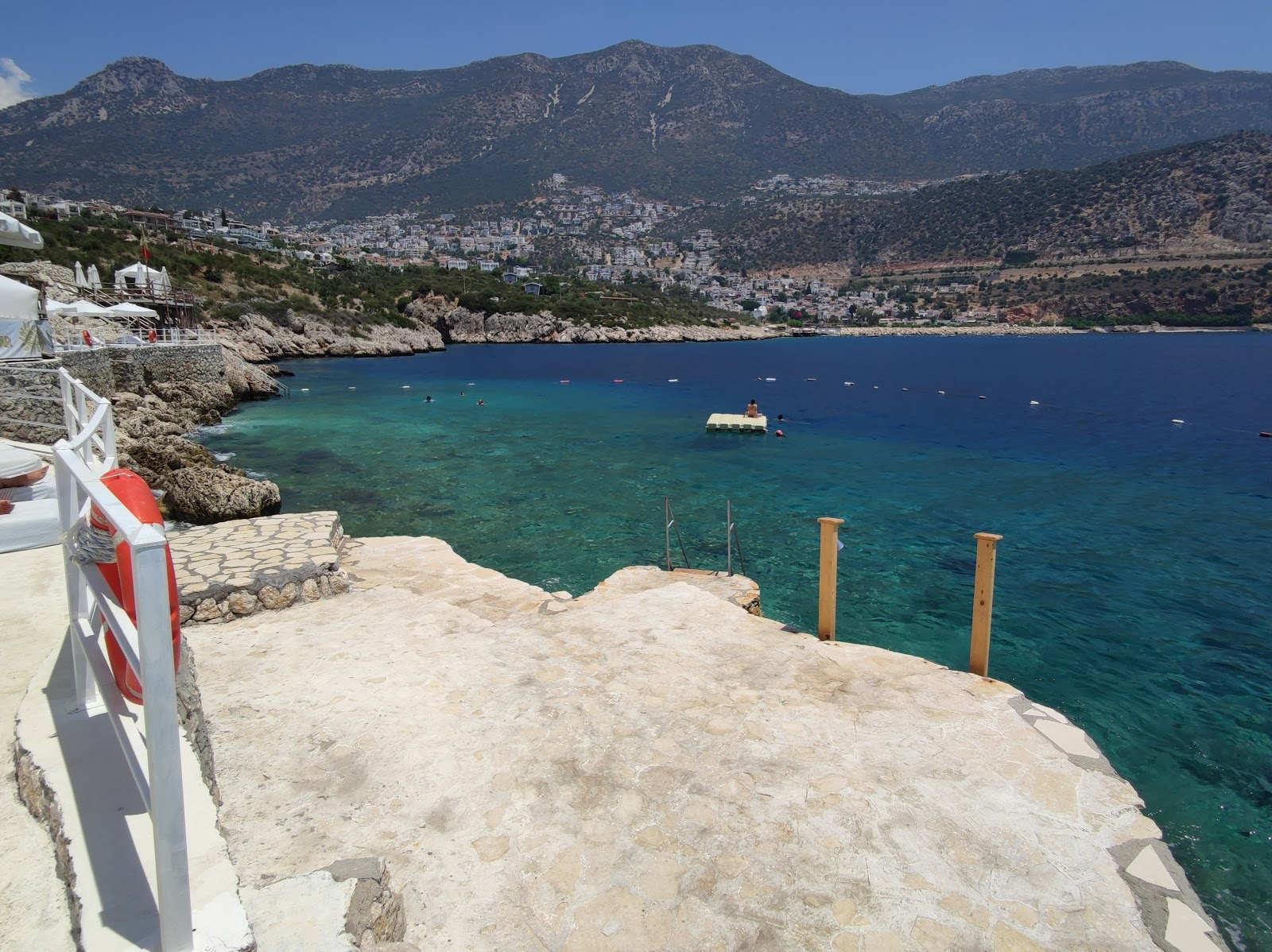 Φωτογραφία του Yali Beach με ευθεία ακτή