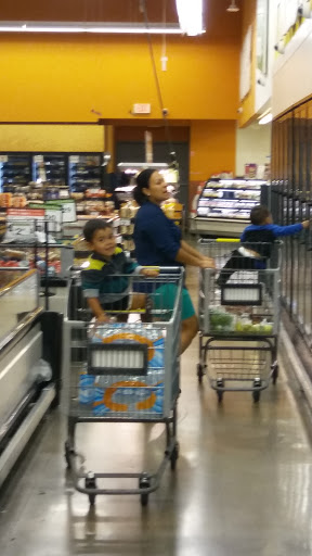 Grocery Store «Food 4 Less», reviews and photos, 4400 Slauson Ave, Maywood, CA 90270, USA