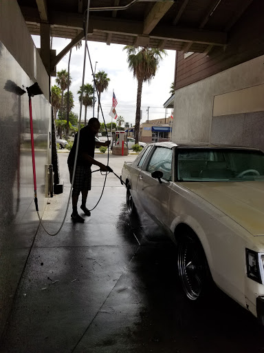Car Wash «Saddleback Car Wash LLC», reviews and photos, 1501 Long Beach Blvd, Long Beach, CA 90813, USA