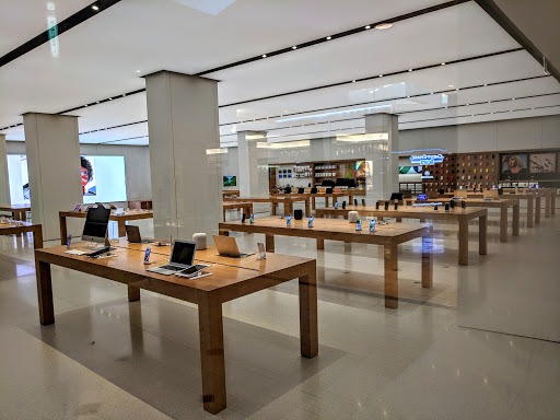 Apple Montgomery Mall