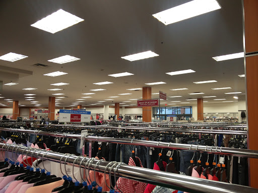 Clothing Store «Burlington Coat Factory», reviews and photos, 285 N Moorpark Rd, Thousand Oaks, CA 91360, USA