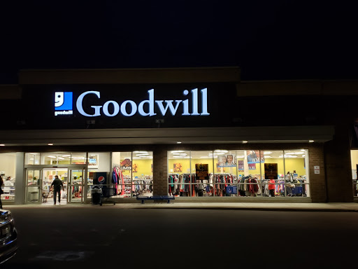 Thrift Store «Goodwill Store & Donation Center», reviews and photos, 420 W Army Trail Rd, Bloomingdale, IL 60108, USA