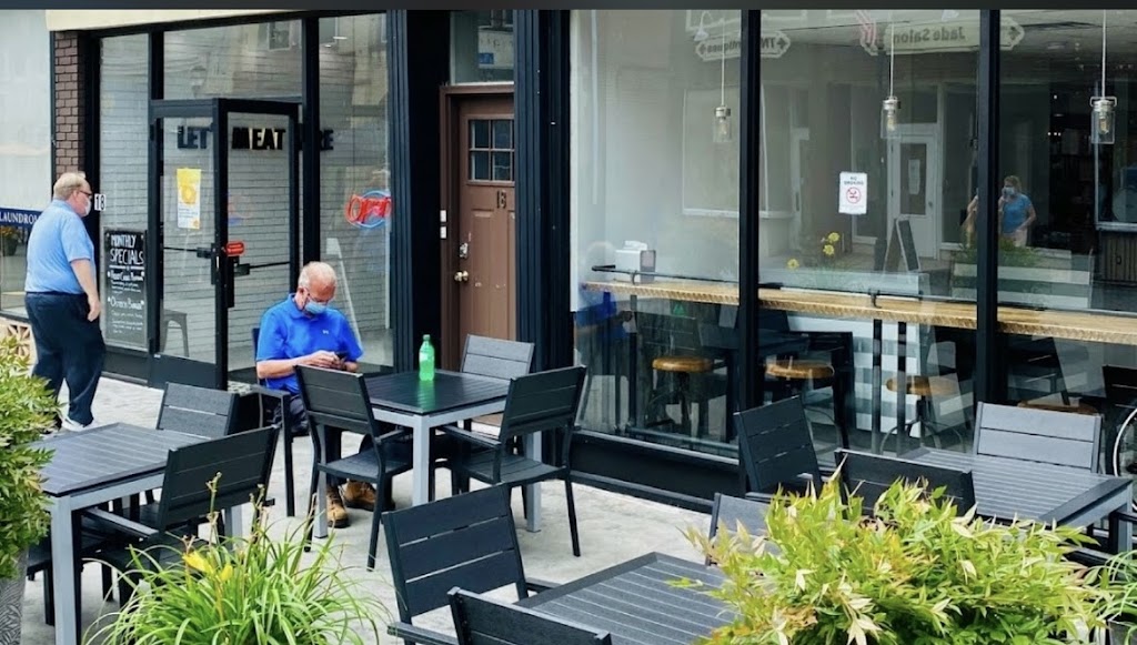 Bullhorns (Grill + Burgers) 08876