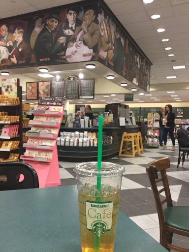 Book Store «Barnes & Noble Booksellers Moorestown», reviews and photos, 1311 Nixon Dr, Moorestown, NJ 08057, USA