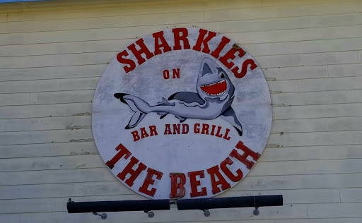 Bar & Grill «Sharkies On The Beach Bar & Grill», reviews and photos, 10 Surf Dr, Surfside Beach, TX 77541, USA