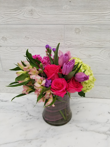 Garden Center «West End Florist & Garden Center», reviews and photos, 3800 Old Glenview Rd, Evanston, IL 60201, USA