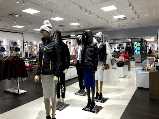 Shopping Mall «Woodbury Common Premium Outlets», reviews and photos, 498 Red Apple Ct, Central Valley, NY 10917, USA