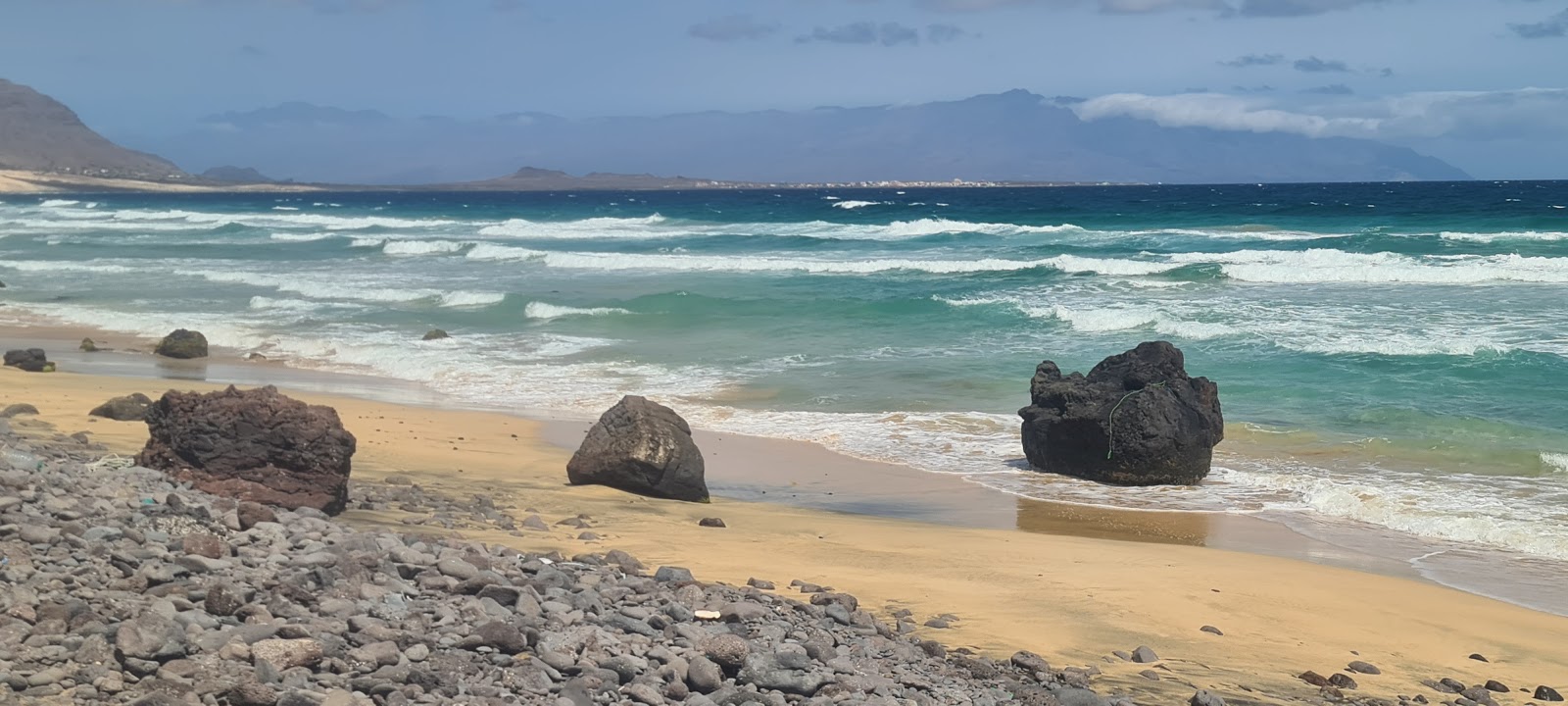 Fotografie cu Praia Grande cu nivelul de curățenie înalt