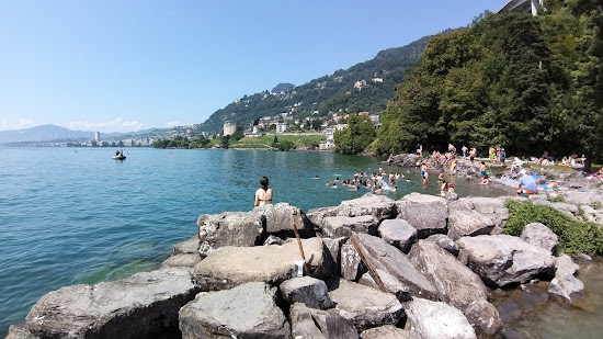 Plage du Chateau de Chillon