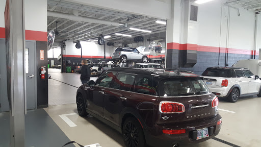 Used Car Dealer «MINI of Portland», reviews and photos, 9134 SW Canyon Rd, Portland, OR 97225, USA