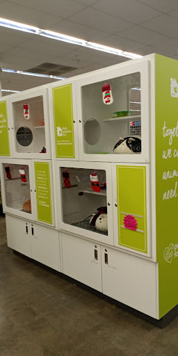 Pet Supply Store «Petco Animal Supplies», reviews and photos, 420 El Cerrito Plaza, El Cerrito, CA 94530, USA