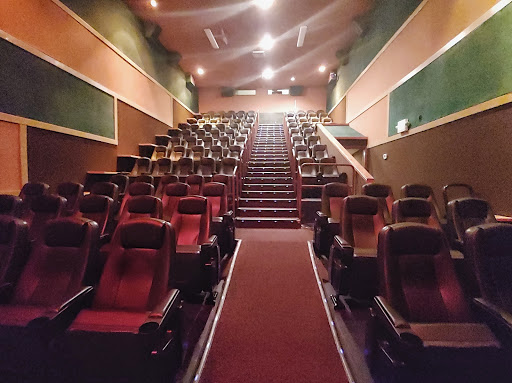 Movie Theater «Landmark CREST Theatre», reviews and photos, 16505 5th Ave NE, Shoreline, WA 98155, USA