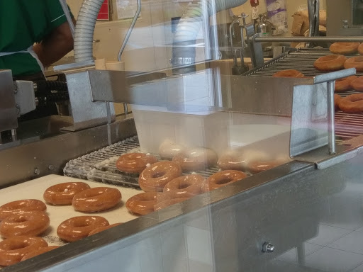 Donut Shop «Krispy Kreme Doughnuts», reviews and photos, 1444 N Battlefield Blvd, Chesapeake, VA 23320, USA