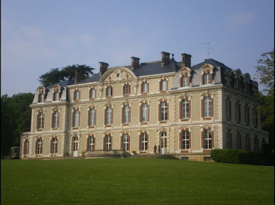 Château de La Brosse-Montceaux. à La Brosse-Montceaux