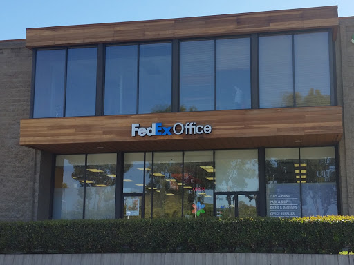 FedEx Office Print & Ship Center, 230 Newport Center Dr, Newport Beach, CA 92660, USA, 