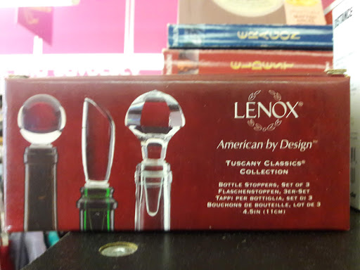 Thrift Store «Out of the Closet - Brooklyn», reviews and photos, 475 Atlantic Ave, Brooklyn, NY 11217, USA