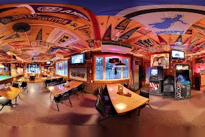Art's Tavern image