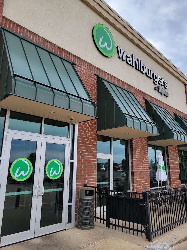 Wahlburgers HyVee Peoria, IL 61615, Reviews, Hours & Contact