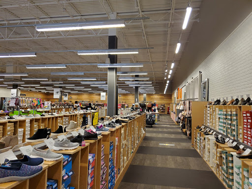 Shoe Store «DSW Designer Shoe Warehouse», reviews and photos, 151 N Cattlemen Rd, Sarasota, FL 34232, USA