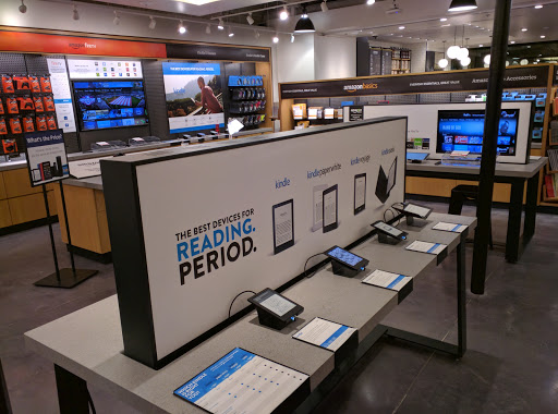 Book Store «Amazon Books», reviews and photos, 3441 N Southport Ave, Chicago, IL 60657, USA