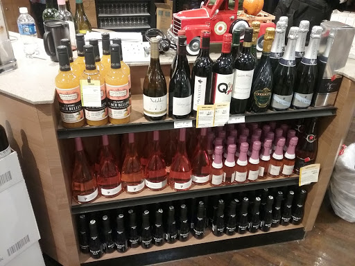 Shopping Mall «Gateway Center», reviews and photos, 1 Mystic View Rd, Everett, MA 02149, USA