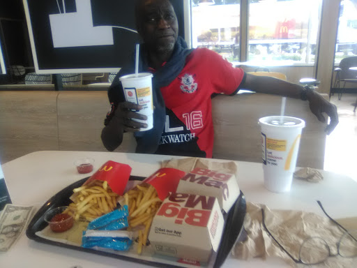 Liquor Store «Montgomery County Liquor & Wine - Clarksburg Village», reviews and photos, 12051 Chestnut Branch Way Suite 1, Clarksburg, MD 20871, USA