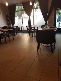 Atmosphère du Restaurant français Restaurant le 5 à Saint-Christol-lès-Alès - n°5