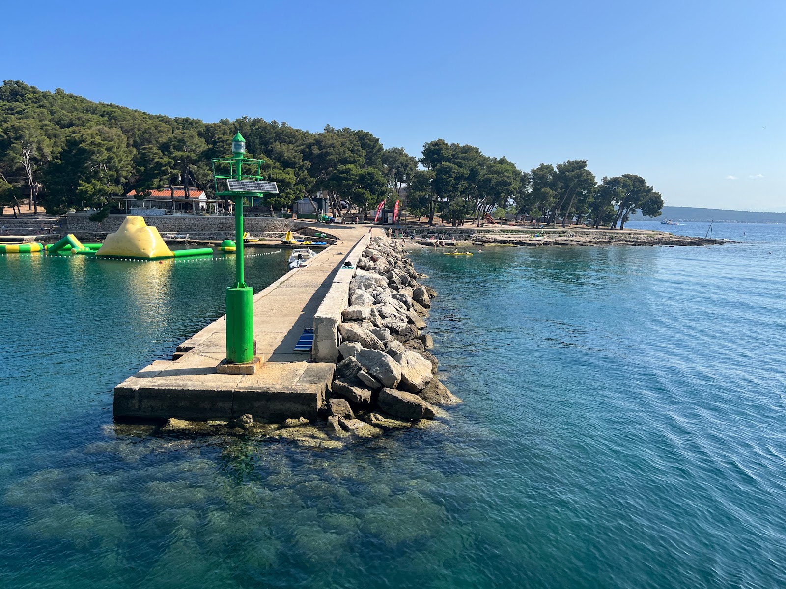 Foto von Beach Zelena Punta annehmlichkeitenbereich