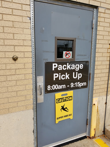 Shipping and Mailing Service «UPS Customer Center», reviews and photos, 1500 S Jefferson St, Chicago, IL 60607, USA