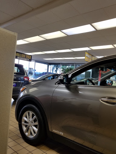 Kia Dealer «Barnett Kia», reviews and photos, 3610 Hwy 61 N, White Bear Lake, MN 55110, USA