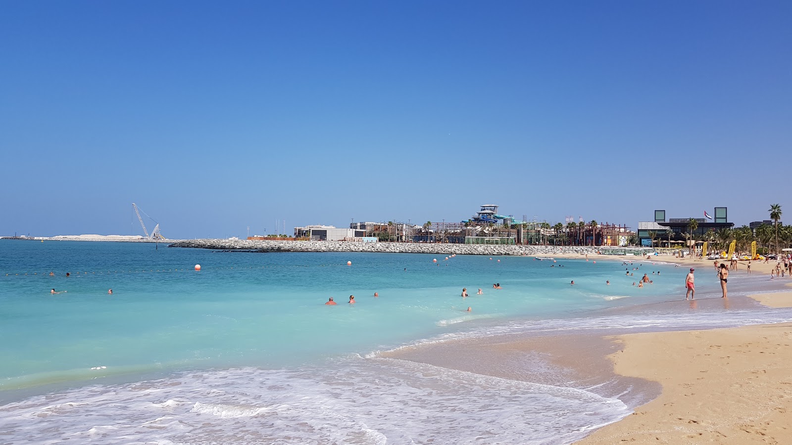 Foto van Lamer beach jumeirah met turquoise puur water oppervlakte