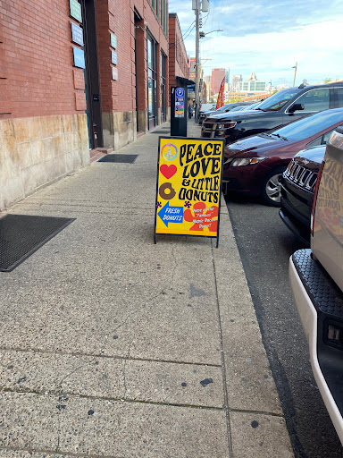 Donut Shop «Peace, Love and Little Donuts», reviews and photos, 2018 Smallman St, Pittsburgh, PA 15222, USA