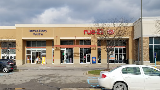 Bath & Body Works, 50685 Waterside Dr, Chesterfield, MI 48051, USA, 