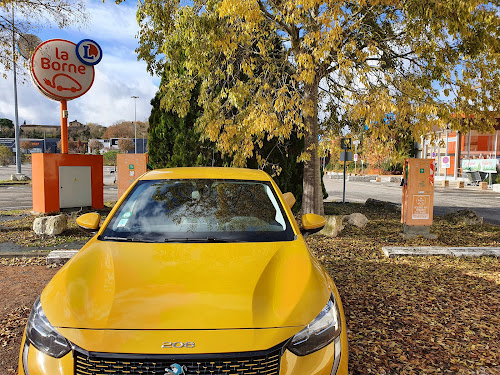Borne de recharge de véhicules électriques Leclerc Charging Station Auch