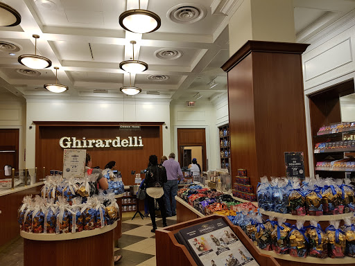 Chocolate Shop «Ghirardelli Ice Cream and Chocolate Shop», reviews and photos, 830 N Michigan Ave, Chicago, IL 60611, USA