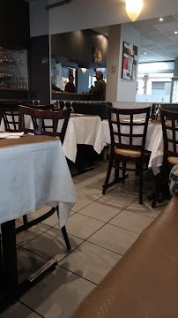 Atmosphère du Restaurant Pizza Camilia à Levallois-Perret - n°17