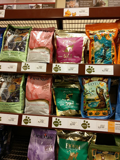 Pet Supply Store «Pet Food Express», reviews and photos, 320 S Lake Ave, Pasadena, CA 91101, USA