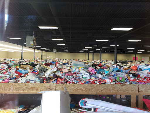 Discount Store «Discount Warehouse of Warsaw», reviews and photos, 510 E Market St, Warsaw, IN 46580, USA